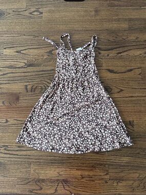 Mystique Boutique Brown Floral Midi Dress with White Daisy Print